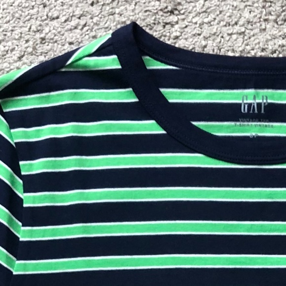 Gap- Short sleeve T-shirt.” - Picture 2 of 2
